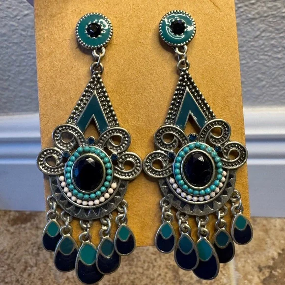 Elegant Silver and Blue Dangle Earrings - Picture 2 of 4